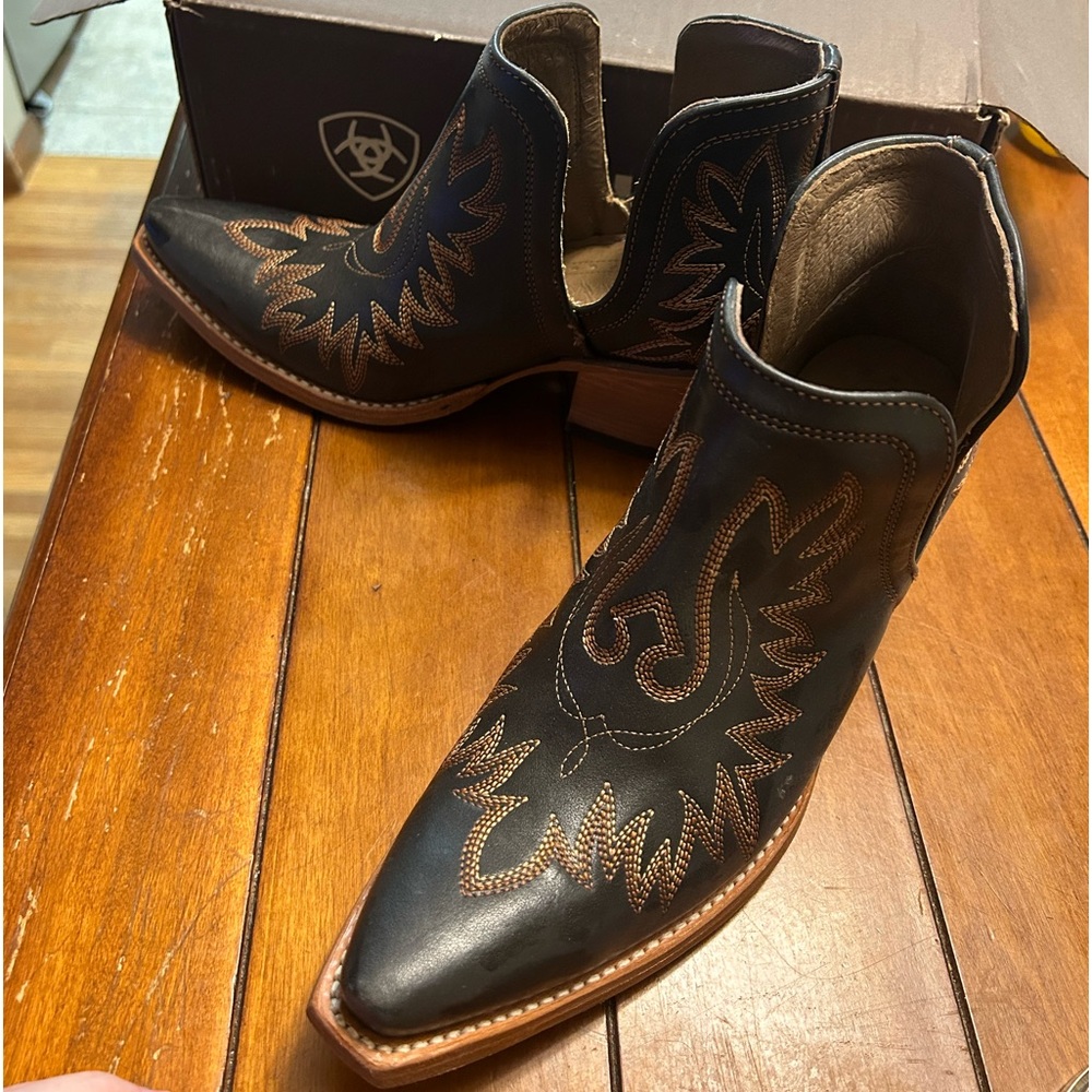 Ariat Dixon Booties